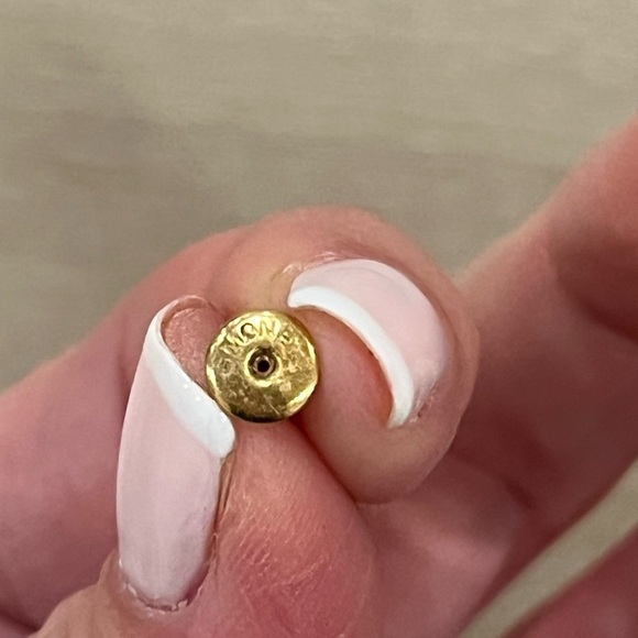 Vintage MONET Gold Sea Shell Pierced Earrings - Picture 3 of 3